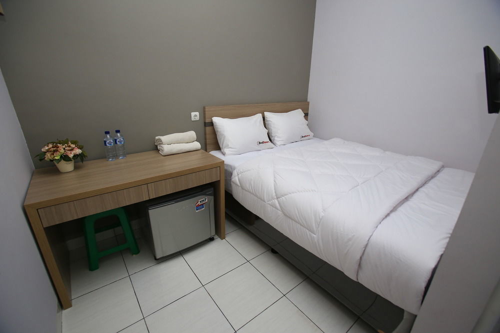 Reddoorz @ Karet Pedurenan 2 Jakarta Exterior photo